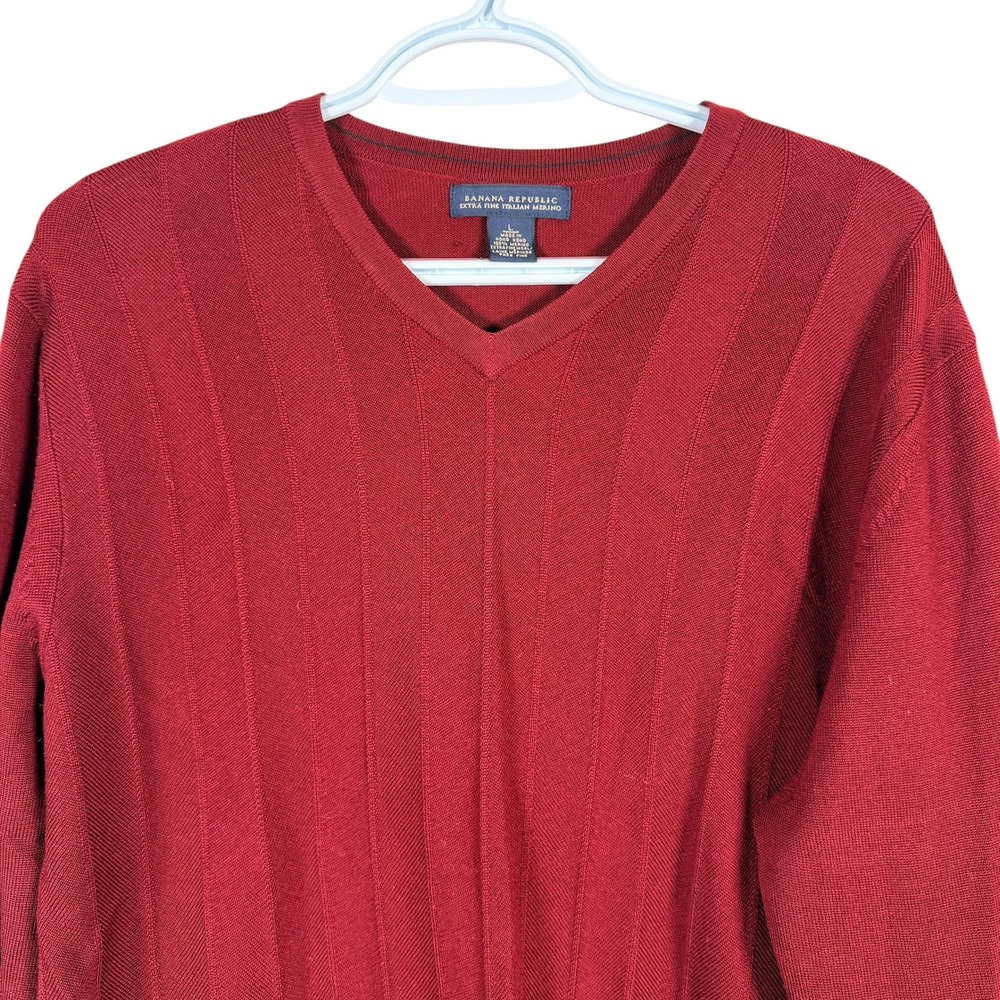 Banana Republic Extra Fine Italian Merino Wool Sweater Mens L Red V-Neck read